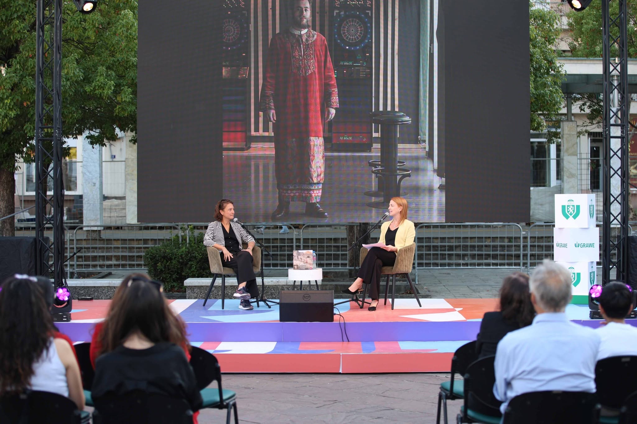 Od vještačke inteligencije do sevdalinke i crnogorske odiseje: bogat program petog dana festivala književnosti 2026 - правда - юстиция Festivala književnosti od vještačke inteligencije do sevdalinke i crnogorske odiseje: bogat program petog dana festivala književnosti 2026 vje inteligencije sevdalinke crnogorske odiseje bogat p 1 festivala književnosti peti dan međunarodnog festivala književnosti otpočeo je književnom radionicom koju su sa učenicima podgoričkih škola... Iustitia. Bg od vještačke inteligencije do sevdalinke i crnogorske odiseje: bogat program petog dana festivala književnosti 2026 2026-10-03 18:58:55 правда - юстиция festivala književnosti