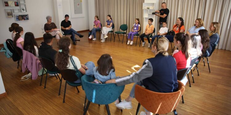 Od vještačke inteligencije do sevdalinke i crnogorske odiseje: bogat program petog dana festivala književnosti 2026 - правда - юстиция Od vještačke inteligencije do sevdalinke i crnogorske odiseje: bogat program petog dana festivala književnosti 2026