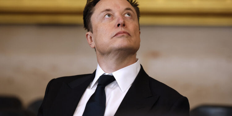 A wall street journal szerint elon musk rendelte el az ukrán katonák által használt starlink lassítását 2026