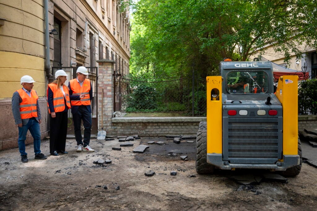 Construction Output Plunges in July