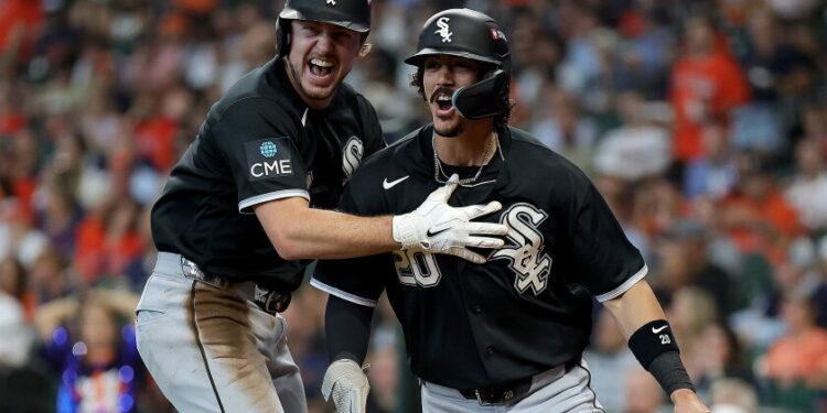 White sox set roster, game 1 lineup for alds matchup against division-rival guardians 2026